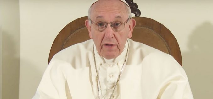 Папата: Не може да се зборува за одржлив развој без солидарност