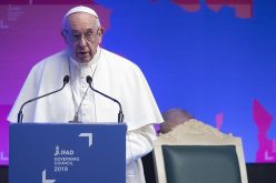 Папата: Мора да победиме во борбата против гладот и сиромаштвото