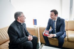 Бискупот Стојанов се сретна со заменик претседателот на Владата Бујар Осамани