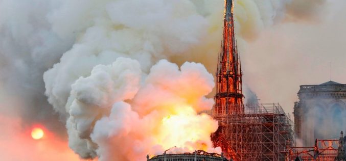 Со „шок и тага“ Ватикан ја прими веста за пожарот во Нотр Дам
