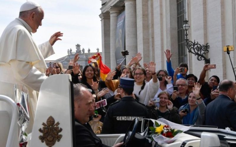 Папата се сретна со учесниците на Унив 2019