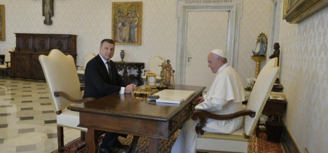 Папата го прими претседателот на Латвија