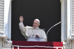 Папата: Да го обновиме воодушевувањето и радоста за Eвхаристијата