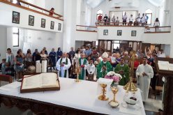 Бискупот Стојанов ги внесе моштите на света Фаустина во Католичката црква во Охрид