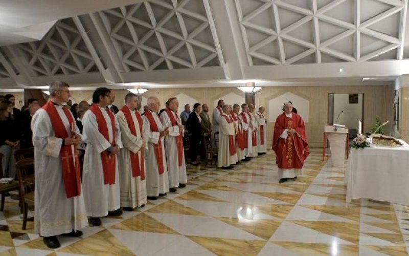 Папата Фрањо: Молете се за оние што се на власт и за политичарите