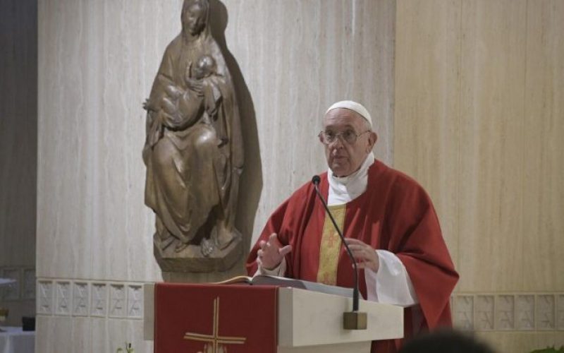 Папата: Преку молитвата епископите нека бидат блиску до Бог
