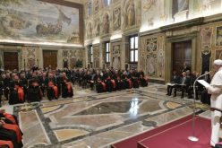 Папата Фрањо на доделувањето на Наградата Рацингер: Наша должност е да бараме патишта за средба со Бог
