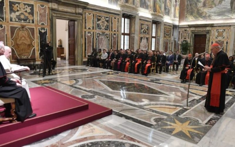 Папата: „Не“ за клерикализација на лаиците, „да“ за жените на управни места