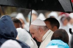 Папата во Нагасаки апелираше за свет без нуклеарно оружје