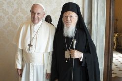 Папата Фрањо до Вселенскиот патријарх Вартоломеј I: Да работиме за полно единство