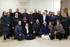 Бискупот Стојанов ги прими богопосветените лица