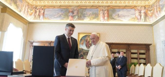 Папата го прими хрватскиот премиер Пленковиќ