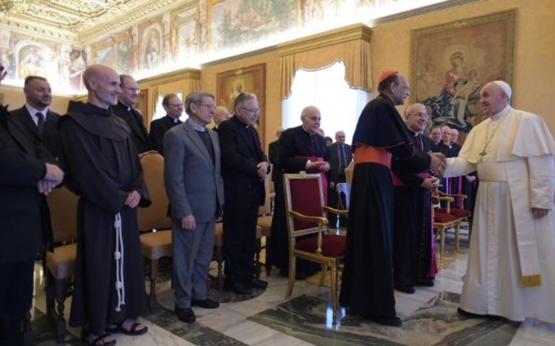 Папата ги прими членовите на Папскиот совет за законодавни текстови
