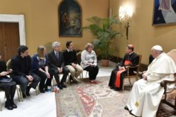 Поради „лесна спреченост“ откажана средбата на Папата со римските свештеници