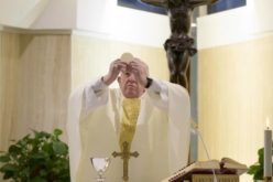 Папата се молеше за надминување на поделбите