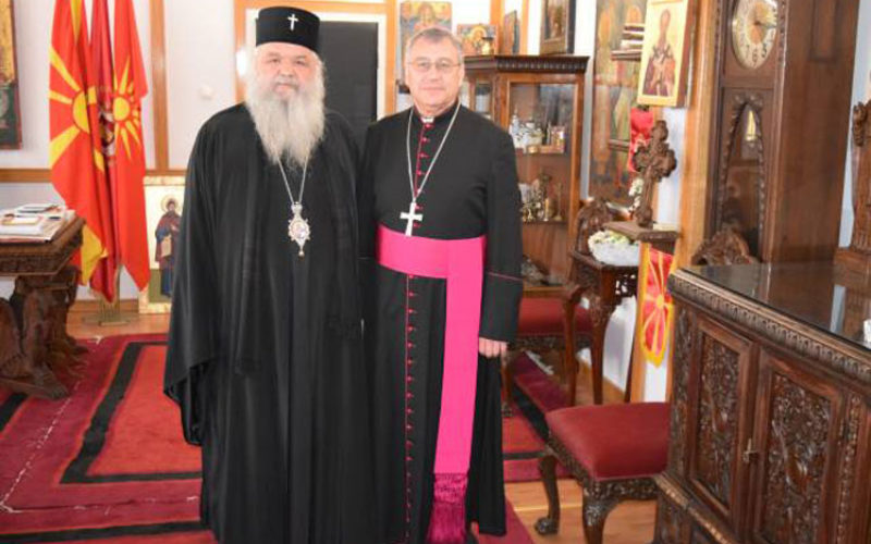 Бискупот Стојанов упати честитка по повод Велигден до г.г. Стефан и САС на МПЦ – ОА
