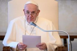 Папа: Да се одбијат компромисите и да се оди по патот на Исус Христос