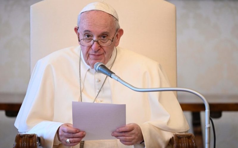 Папа: Да се одбијат компромисите и да се оди по патот на Исус Христос