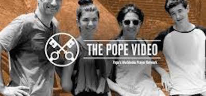 (Видео) Семејството во центар на молитвената накана на папата Фрањо за месец јули
