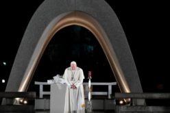 Папата упати порака до гувернерот на Хирошима: Мирот е возможен единствено без нуклеарно оружје