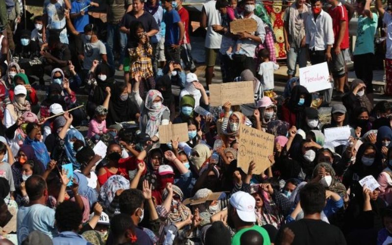Папата Фрањо: Протестите нека бидат мирни и нека се слушне гласот на народот