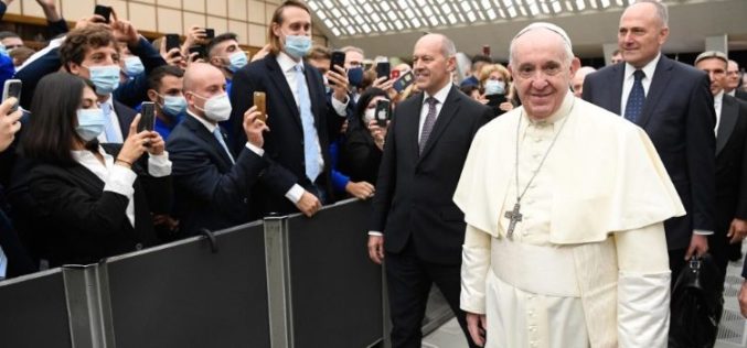 Папата се заблагодари на Италијанската полиција