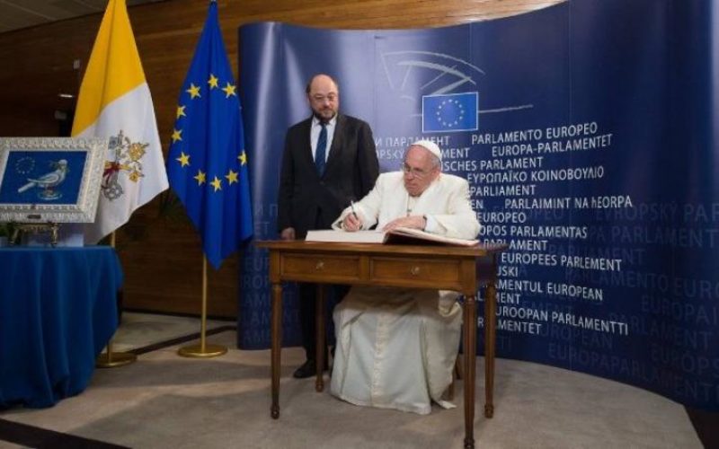Нов апел на Папата за зајакнување на солидарноста во Европа