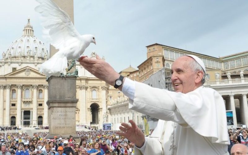 Папата ќе го посети Ирак
