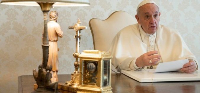 Папата: Ватикан се обврзува до 2050 година емисијата на стакленичките гасови да ја сведе на нула