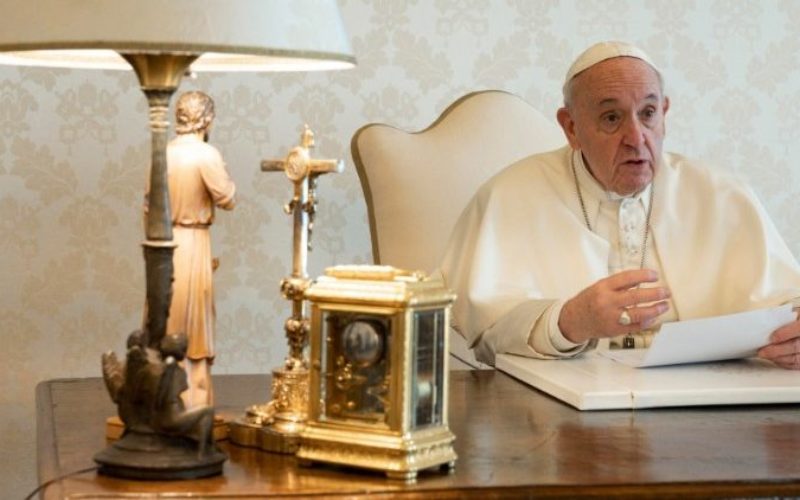 Папата: Ватикан се обврзува до 2050 година емисијата на стакленичките гасови да ја сведе на нула