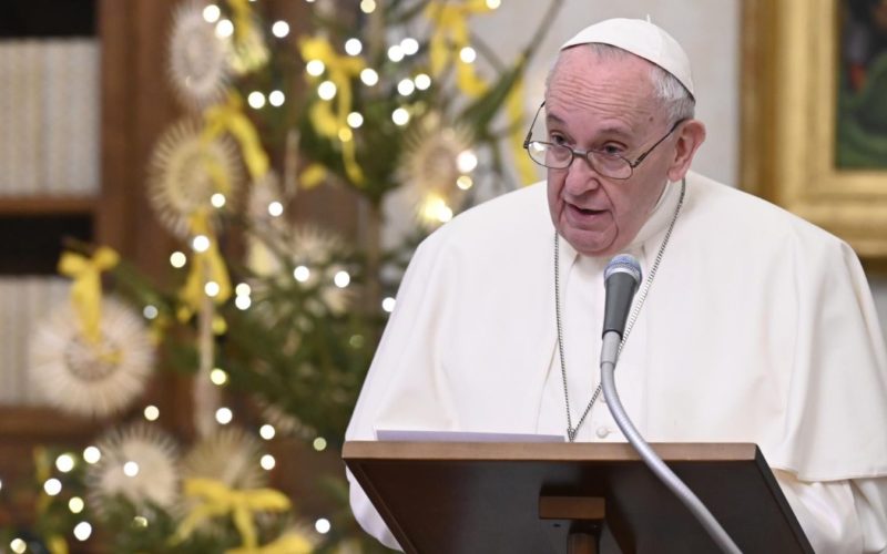 Честитки од папата Фрањо до верниците кои го слават Божиќ според Јулијанскиот календар