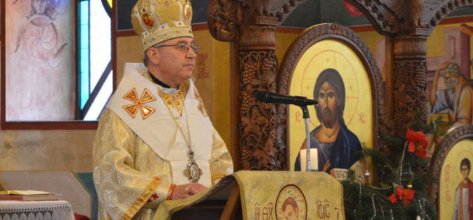 Епископот Стојанов служеше божиќна света Литургија во Струмица