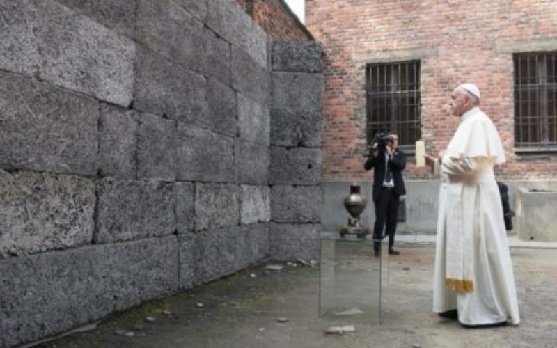 Апел на папата Фрањо на Денот за сеќавање на жртвите на холокаустот