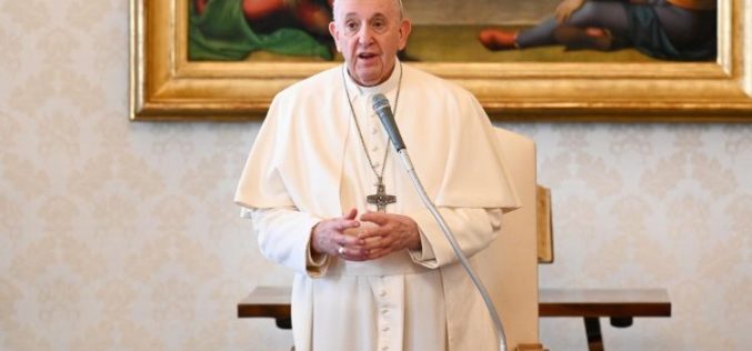 Папата повика на молитва за Апостолското патување во Ирак