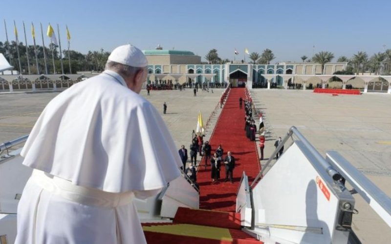 Папата Фрањо полета од Багдад за Рим