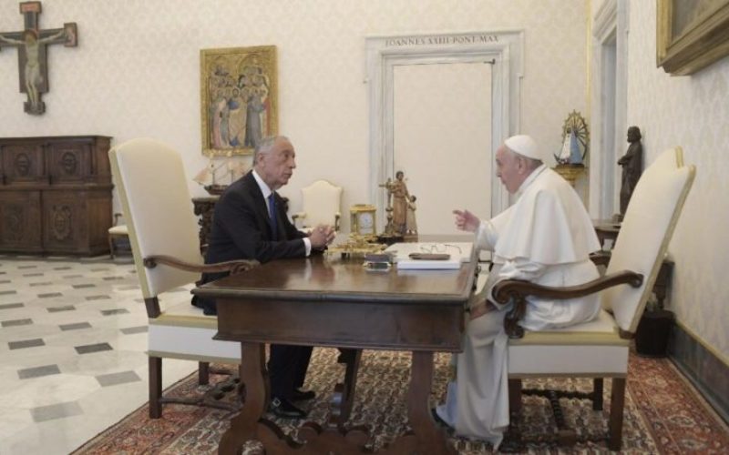 Папата го прими претседателот на Португалија Марсело Ребело де Соуса