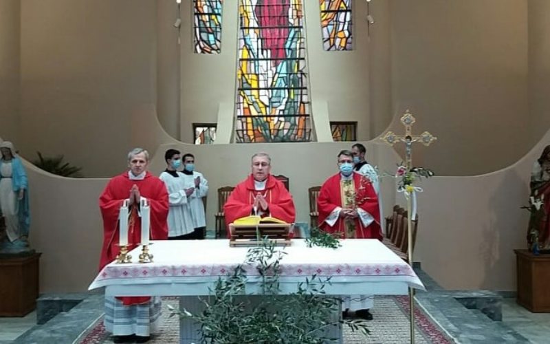 На Цветници бискупот Стојанов служеше во Скопската катедрала