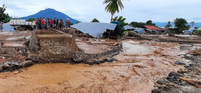 Апелот на Папата по повод поплавите во Индонезија и Источен Тимор