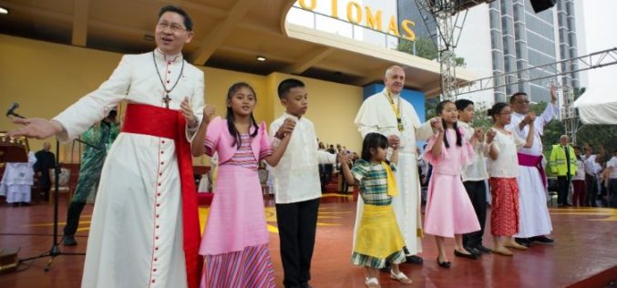 Папата до филипинските верници: Многу страдавте, но благодарение на верата секогаш одново се подигнувате