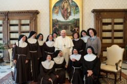 Папа се сретна со сестрите Клариси
