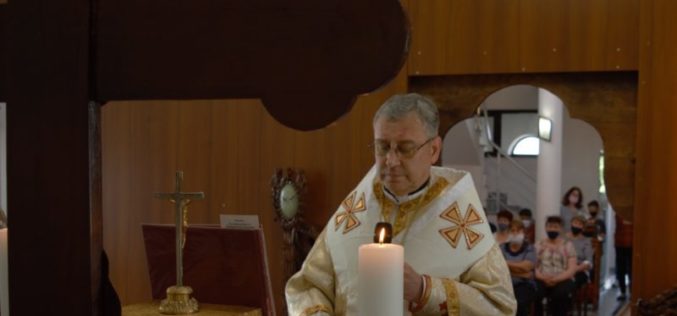 Бискупот Стојанов служеше света Литургија во Петралинци