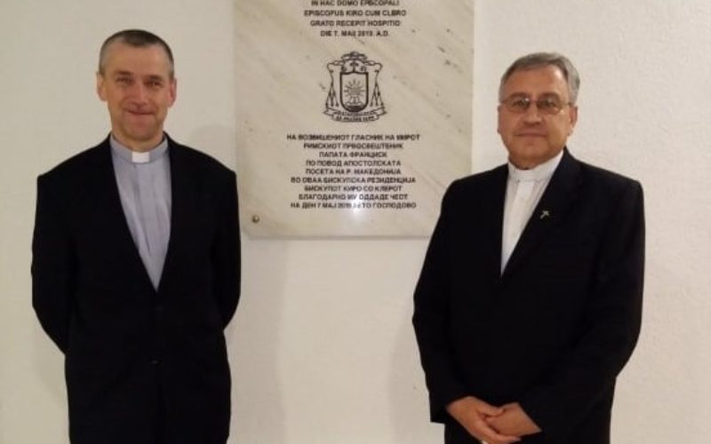Бискупот Стојанов го прими во посета монс. д-р Мирослав Ваховски, потсекретар во Државниот секретаријат на Ватикан за односи со државите