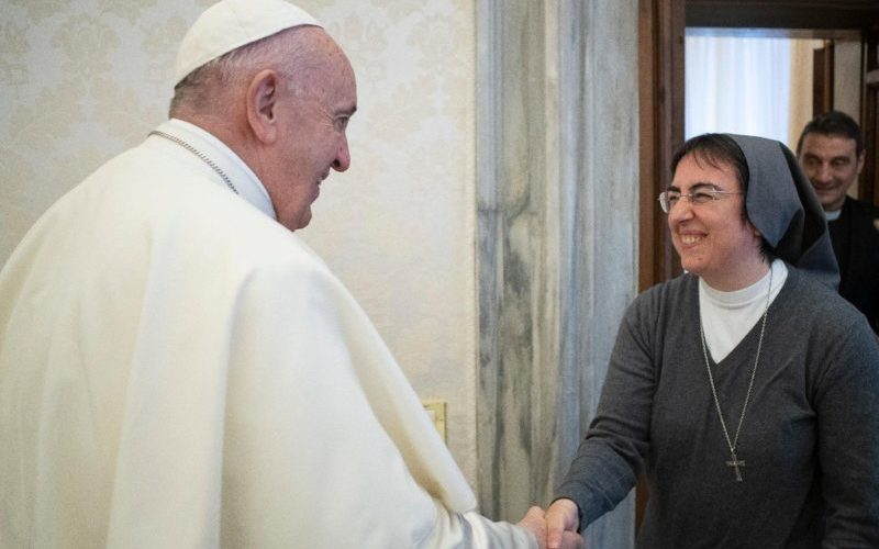 Папата именува монахиња за втор човек во Дикастеријата за целосен човечки развој