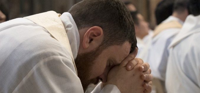 Светиот Престол ги повикува посветените лица за учество во синодата