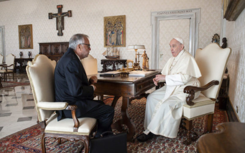 Папата разговара со основачот на Свети Егидиј за прашања поврзани со сиромаштијата
