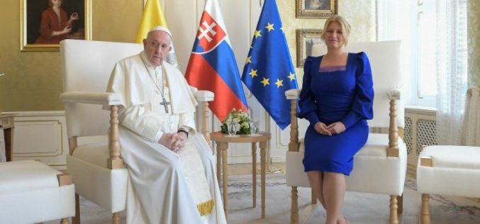 Папата до Словаците: Повикани сте да бидете сведоци на братството и мирот во срцето на Европа