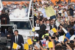 Папата Фрањо:  Црквата која стои започнува да пропаѓа