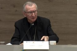 Кардинал Паролин: Грижата за заедничкиот дом покрај пандемијата е најитната задача на човештвото