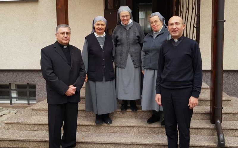Бискупот Стојанов во посета на сестрите Урсулинки во Зеница
