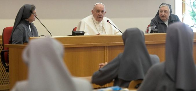 Папата до сестрите салезијанки: Чувајте се од духовната световност